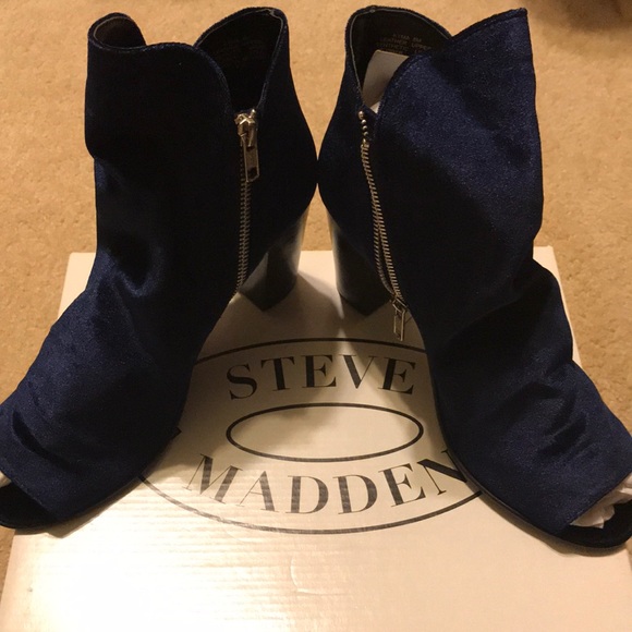 Blue Velvet size 8 open toe ankle boots. - Picture 2 of 6